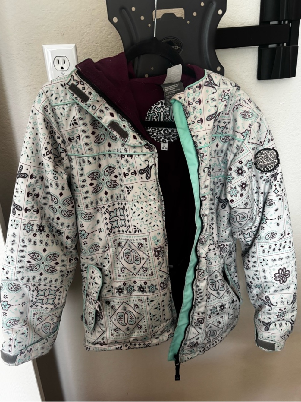Ride Snowboards Maroon & Mint Jacket